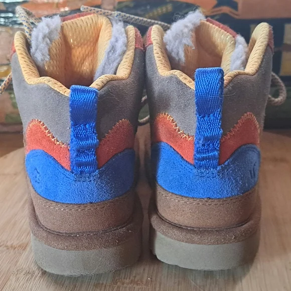 UGG Sneakers, Kid Size 13, Highland Hi Heritage, Brown Suede, Lace Up Booties - Picture 4 of 13